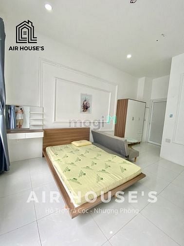 Hình ảnh Trống sẵn studio full nội thất có bancol