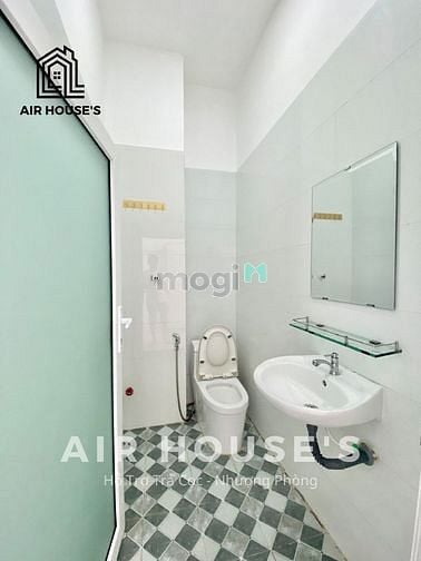 Hình ảnh Trống sẵn studio full nội thất có bancol