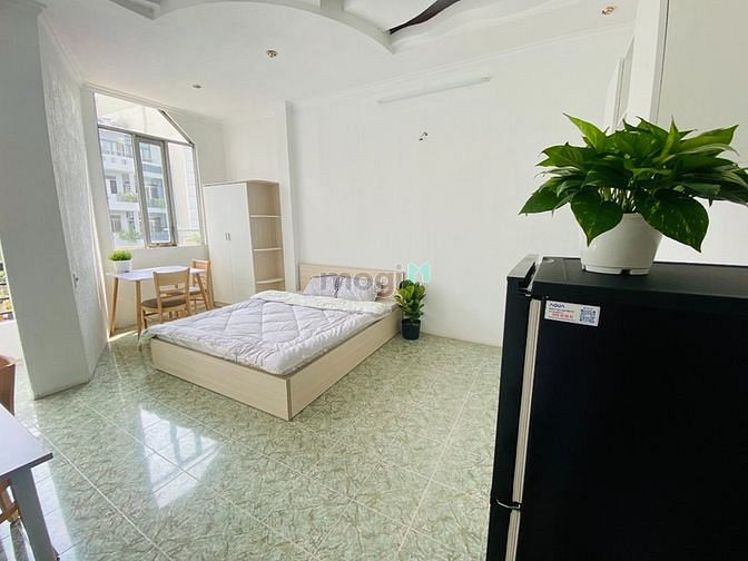 Hình ảnh STUDIO tông màu trắng sáng mang phong cách hiện đại