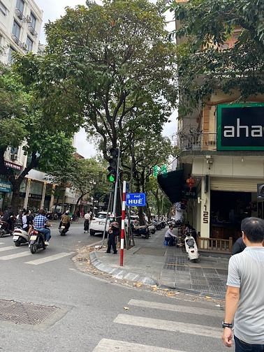 Hình ảnh Hot hot … Cho thuê căn góc siêu đắc địa Phố Huế