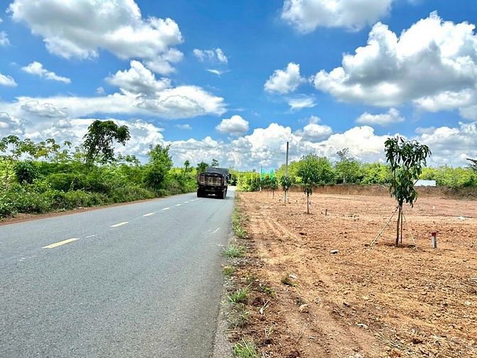Hình ảnh Bán nhanh lô đất mặt tiền đường nhựa 500m2
