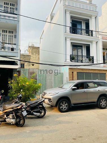 Hình ảnh Lô đất 100m2 hẽm xe hơi 5m, đối diện Đại học Luật tp. Thủ Đức