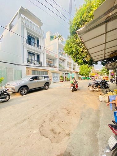 Hình ảnh Lô đất 100m2 hẽm xe hơi 5m, đối diện Đại học Luật tp. Thủ Đức