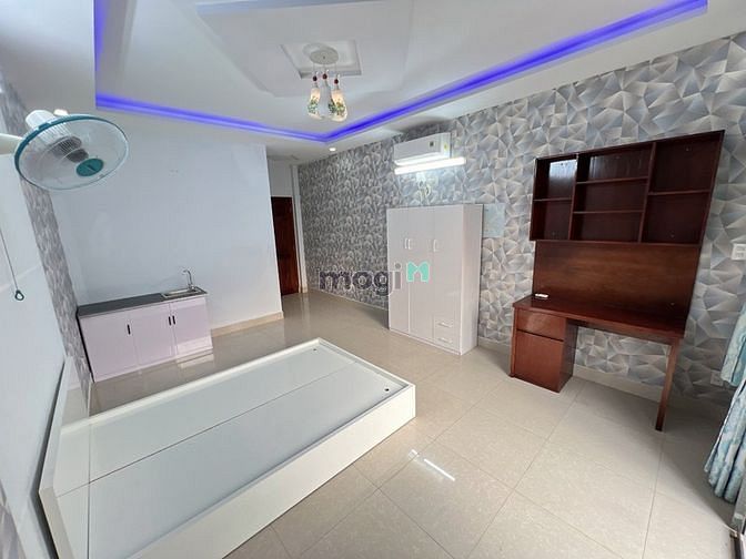 Hình ảnh Phòng ban công DT 40m2 tại Bình Thạnh