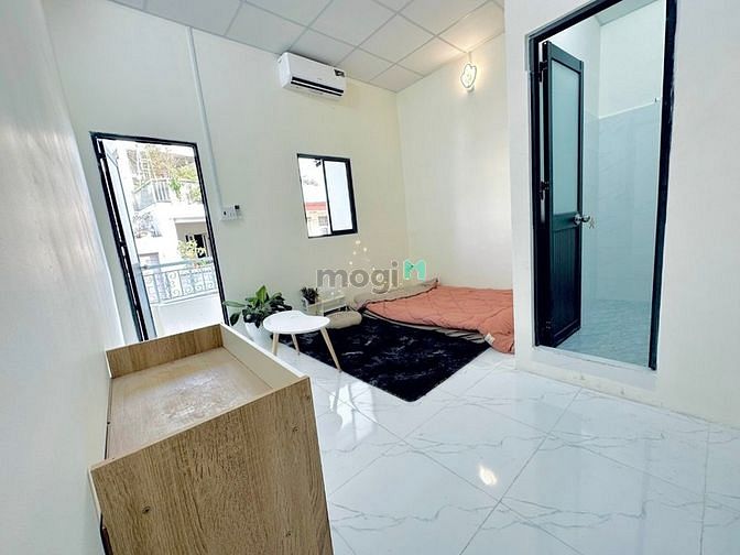 Hình ảnh Cho thuê phòng bancon lớn nội thất đầy đủ Cách Mạng Tháng 8 Quận 3