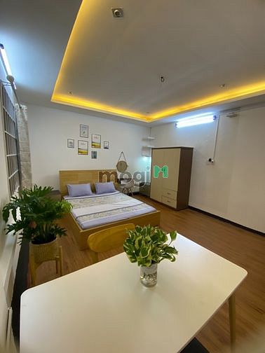 Hình ảnh Cho thuê phòng bancon lớn nội thất đầy đủ Cách Mạng Tháng 8 Quận 3