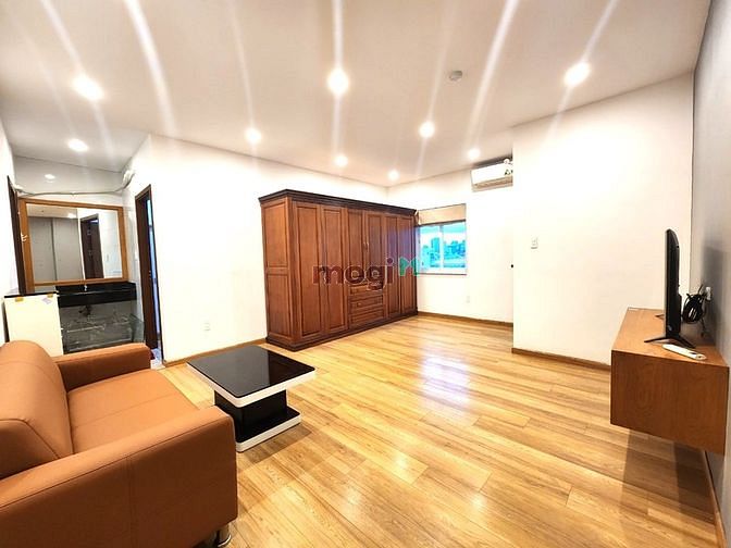 Hình ảnh STUDIO với tông màu trắng sang trọng chill