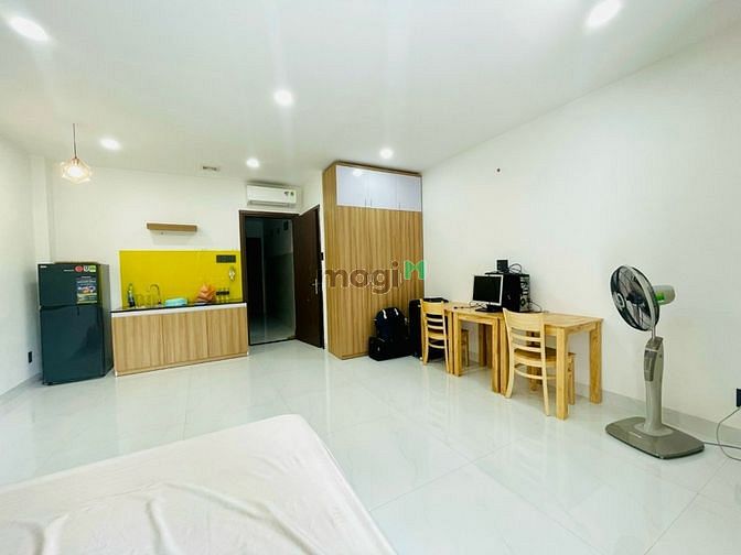 Hình ảnh Căn Hộ Ban Công Full Nội Thất Siêu Thoáng Ngay Nguyễn Xí