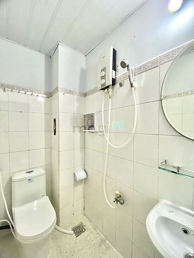 Hình ảnh Cho thuê studio cửa sổ trời, máy giặt riêng, ngay ngã tư hàng xanh