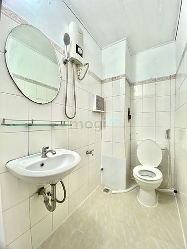 Hình ảnh Studio ban công, cửa sổ trời, máy giặt riêng, gần hutech, Hồng bàng
