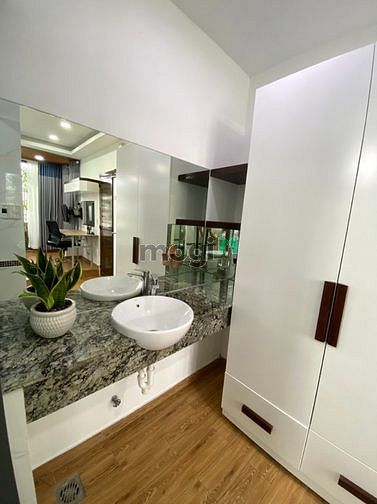 Hình ảnh Cho thuê CHDV cửa sổ lớn gần chợ Phạm Văn Hai quận Tân Bình