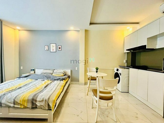 Hình ảnh Phòng Ban Công, Quận 1,máy giặt riêng kế Vincom center, Dinh Độc Lập,