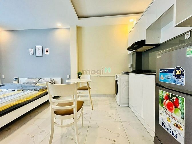 Hình ảnh Phòng Ban Công, Quận 1,máy giặt riêng kế Vincom center, Dinh Độc Lập,
