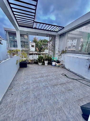 Hình ảnh Bán nhà hxh đường Cao Thắng Q10