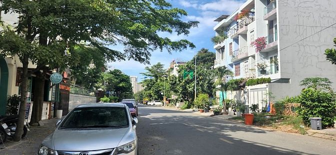 Hình ảnh GẤP: 186 tr/m2 Bán Lô đất góc Bùi Tá Hán + Đường số 31,công nhận 186m2