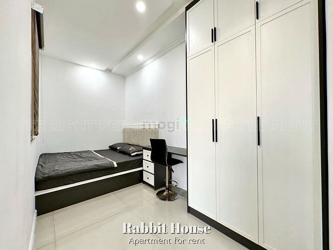 Hình ảnh Căn Hộ 2PN - Full nội thất, mới 100% ngay 3 Tháng 2, vòng xoay Dân Chủ