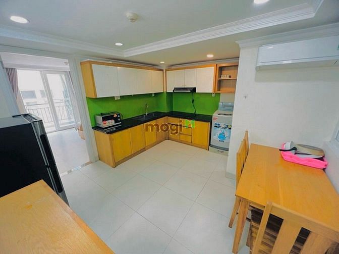 Hình ảnh Cho thuê CHDV cửa sổ lớn tách bếp gần chợ Phạm Văn Hai quận Tân Bình