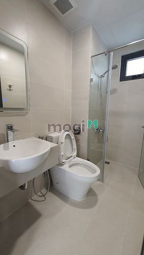Hình ảnh Mình cho thuê căn 2PN có rèm máy lạnh chung cư Q7 Saigon Riverside