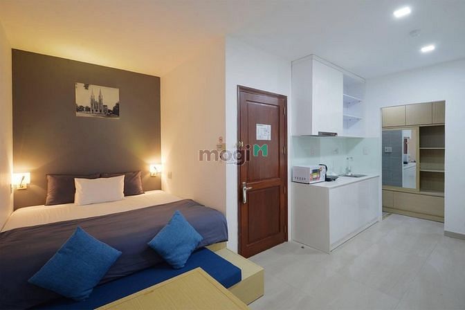 Hình ảnh Cho thuê Penthouse Q3 balcon lớn gần trung tâm Quận 1