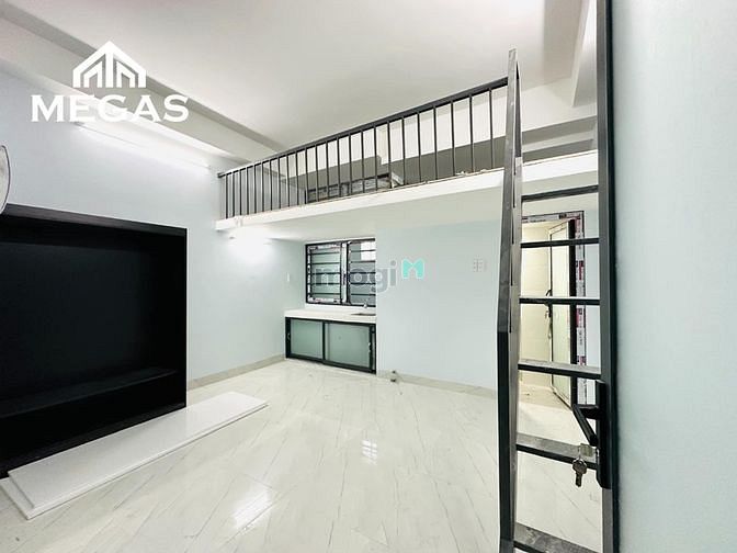 Hình ảnh CHDV Có Gác Full Nội Thất Mới Cửa Sổ To ngay Luỹ Bán Bích, Hoà Bình