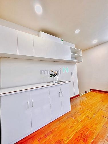 Hình ảnh Trống sẵn Studio cửa sổ siêu to ngay bờ kè