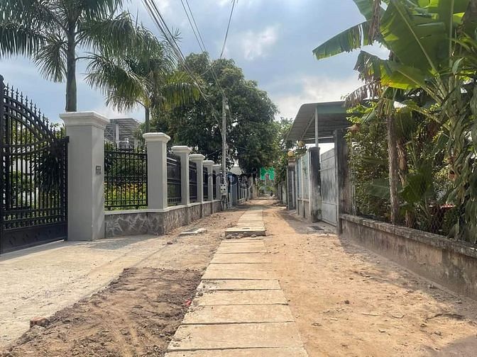 Hình ảnh Chủ gửi miếng đất trống vị trí đối diện BV Đa Khoa Tỉnh Tây Ninh 240tr