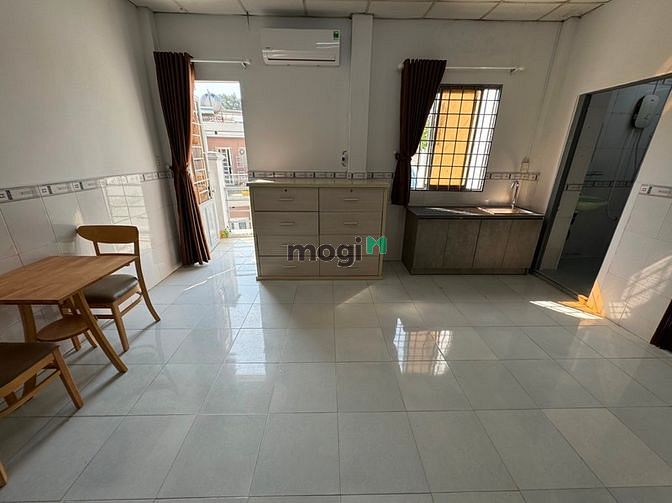 Hình ảnh Căn Hộ Dịch Vụ Quận 10, Studio cửa sổ lớn, Bancon