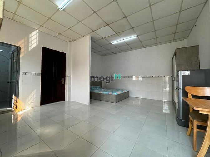 Hình ảnh Căn Hộ Dịch Vụ Quận 10, Studio cửa sổ lớn, Bancon
