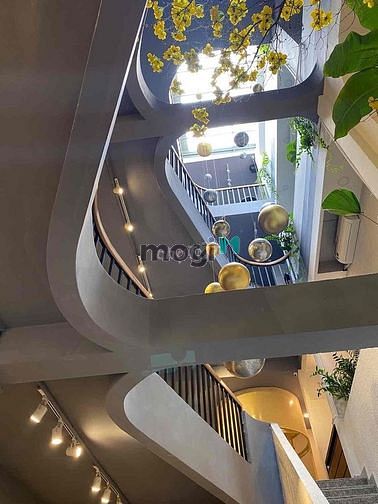 Hình ảnh Cho thuê nhà Võ Văn Tần, P5 Quận 3. DT 7x30m 2 tầng