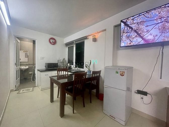 Hình ảnh Quận 1- phòng cửa sổ, 35m2, tách bếp, kế CV Lê Văn Tám, Dinh Độc Lập