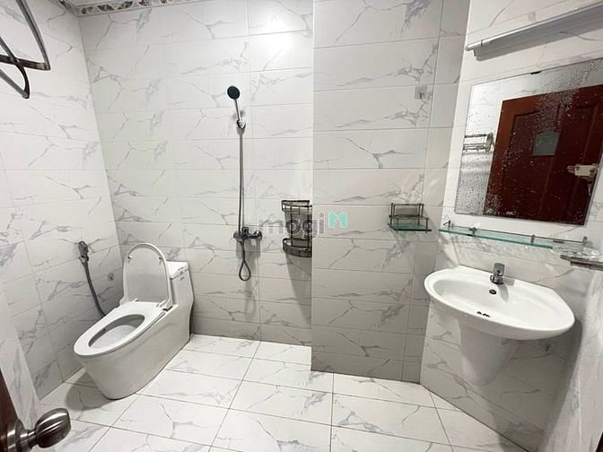 Hình ảnh CHDV 2PN cửa sổ lớn thoáng mát tách bếp ngay Huỳnh Tịnh Của - Quận 3