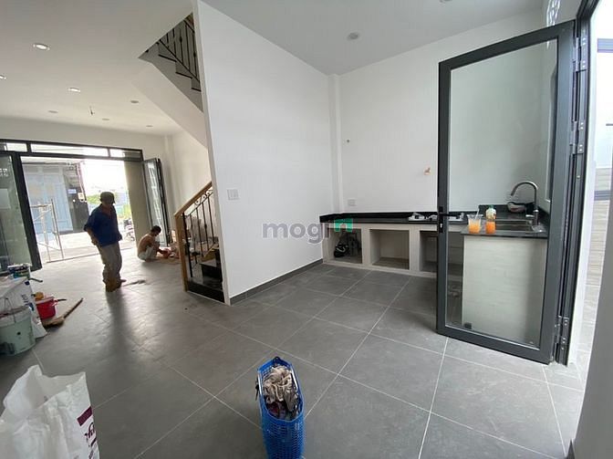 Hình ảnh Cần cho thuê nhà phố 4PN, 3WC, mặt tiền 8m. Tiện ở, kinh doanh