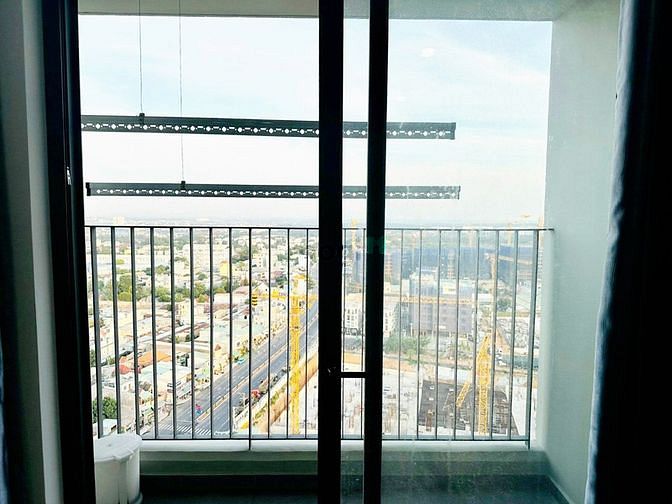 Hình ảnh Cho thuê giá rẻ 1PN Bcons Plaza, có máy lạnh, rèm. Giá 4tr8. Bao phí
