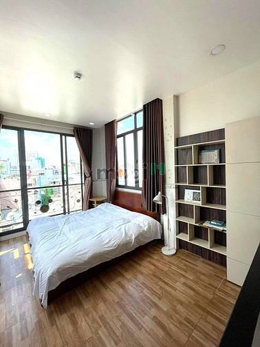 Hình ảnh Studi000 của kình lớn ánh sáng tự nhiên