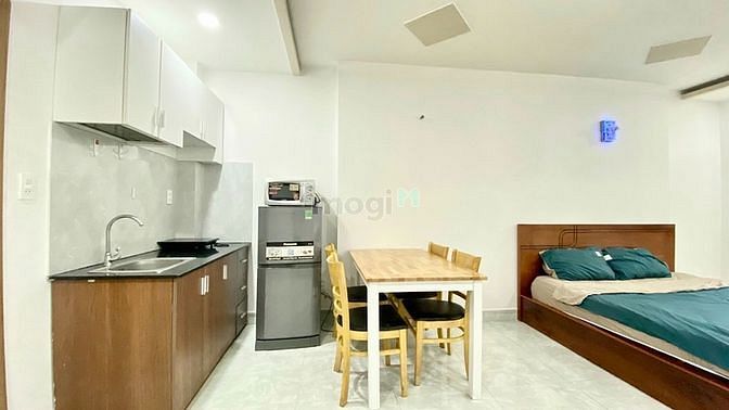 Hình ảnh Studio Full nội thất_bancon cửa sổ lớn_Dinh độc lâp_NTMK_Quận 1