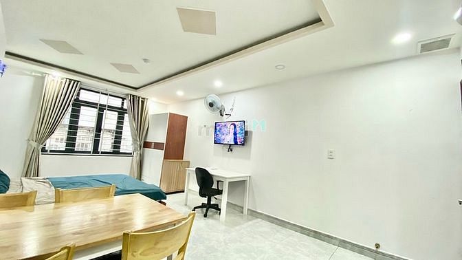 Hình ảnh Studio Full nội thất_bancon cửa sổ lớn_Dinh độc lâp_NTMK_Quận 1