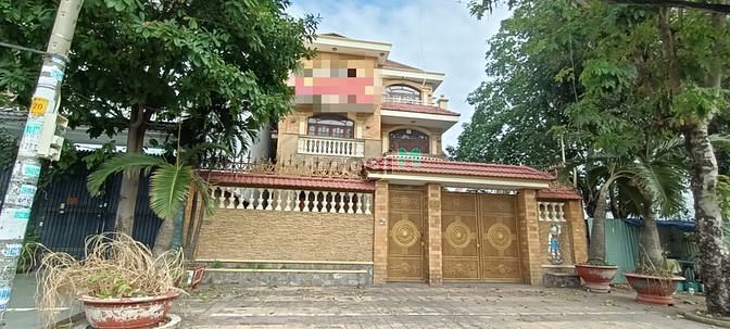 Hình ảnh Cho thuê biệt thự mặt tiền đường Vành Đai Trong