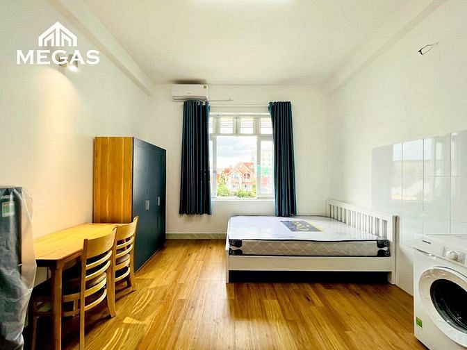 Hình ảnh Mb6623 nạp rút nhanh chóng studio cửa sổ lớn, view Landmark