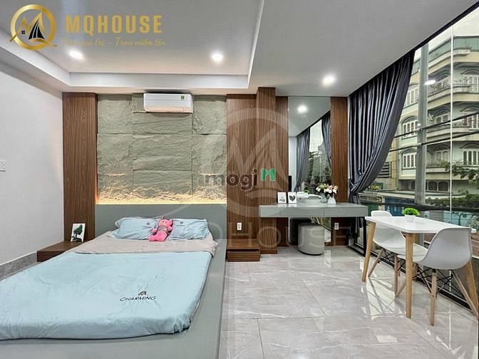 Hình ảnh Mb6623 nạp rút nhanh chóng bancol full cửa kính ngay Cầu vượt ngã tư ga