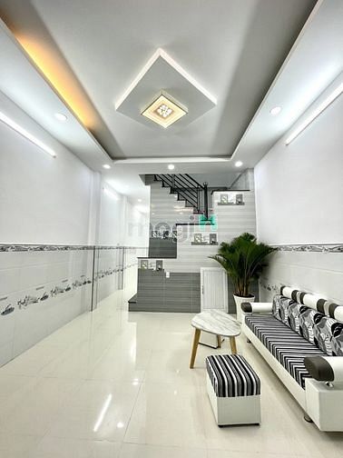 Hình ảnh Chỉ 4 xí có nhà hxh sát ngã tư 4 xã bình tân 2 tầng đúc.