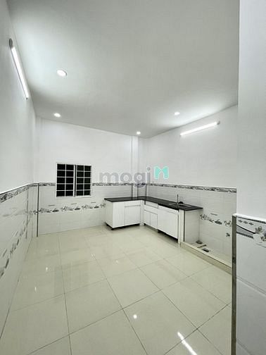 Hình ảnh Chỉ 4 xí có nhà hxh sát ngã tư 4 xã bình tân 2 tầng đúc.