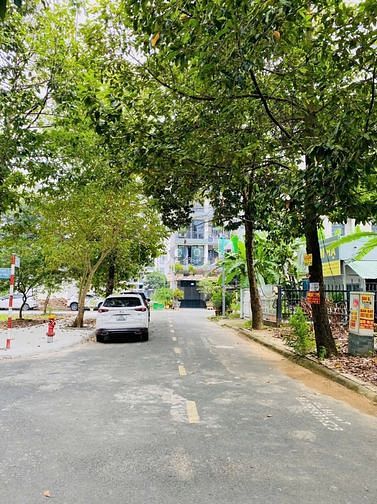 Hình ảnh Em Nhi môi giới Quận 2, bán đất KDC Thế Kỉ 21, DT 160m2 giá 25.6 tỷ