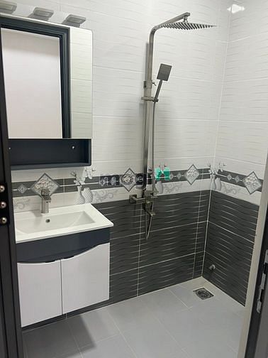 Hình ảnh Mặt tiền Tên Lửa Sát Đường SỐ 1 ( 4 * 15 ) 4 Lầu 11 tỷ