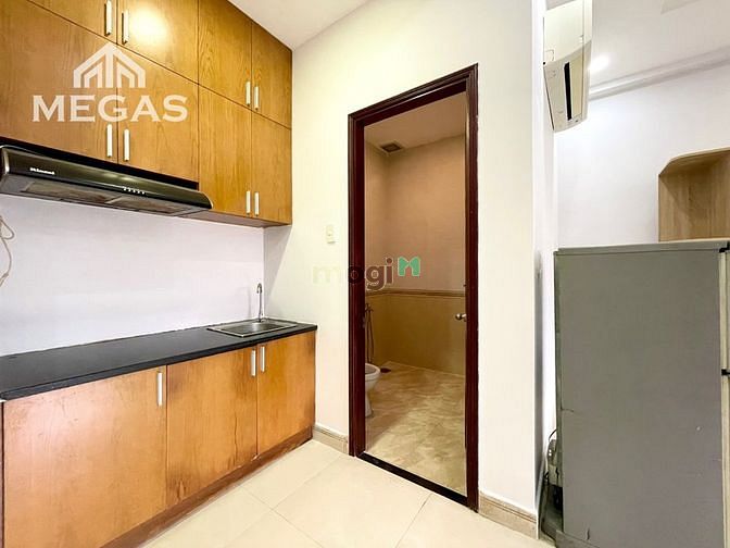 Hình ảnh Cho Thuê Căn Hộ Có Hầm Giữ Xe Rộng Rãi Có Cửa Sổ Lớn Giá Cực Đẹp