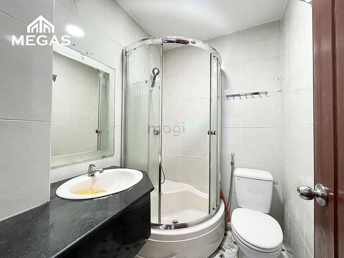 Hình ảnh Mb6623 nạp rút nhanh chóng đường Nguyễn Văn Cừ Q1 ngay ĐH Sài Gòn, thang máy