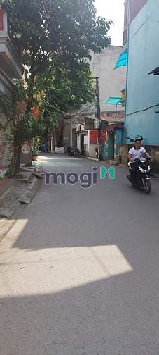 Hình ảnh Nhà Ngọc thụy 3PN, Dân xây, mới 3.35 tỉ có bớt