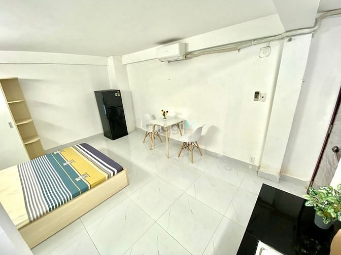 Hình ảnh Studio ban công lớn-cửa sổ trời thoáng mát,full nội thất- Gần Đầm sen
