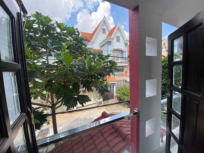 Hình ảnh Studio ban công lớn-cửa sổ trời thoáng mát,full nội thất- Gần Đầm sen