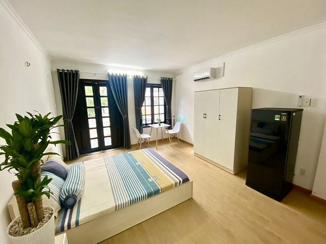 Hình ảnh Studio ban công lớn-cửa sổ trời thoáng mát,full nội thất- Gần Đầm sen