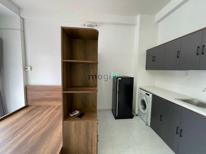 Hình ảnh Cho thuê Trang Chủ MB66.COM / Đăng Ký Tặng 66K Quận 1 có Bancon lớn cửa sổ gần cầu Calmetter